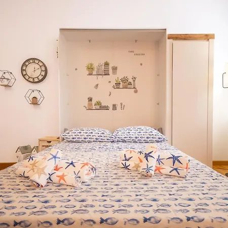 Portatorre Suite, A Charming In The Heart Of Como, Free Private Parking, Air Conditioning & More! * Como