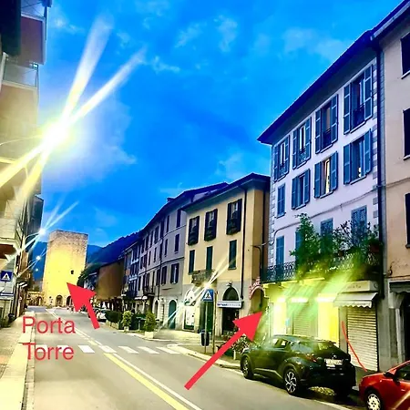 Portatorre Suite, A Charming In The Heart Of Como, Free Private Parking, Air Conditioning & More! Apartment