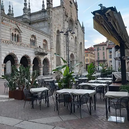 Apartment Portatorre Suite, A Charming In The Heart Of Como, Free Private Parking, Air Conditioning & More! Como