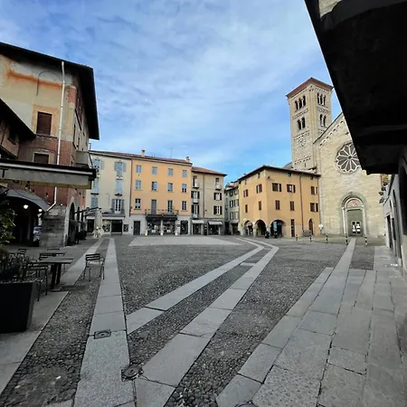 Portatorre Suite, A Charming In The Heart Of Como, Free Private Parking, Air Conditioning & More! *