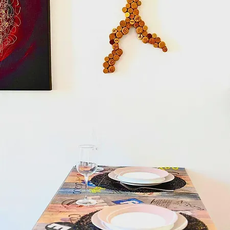 Apartment Portatorre Suite, A Charming In The Heart Of Como, Free Private Parking, Air Conditioning & More! Como